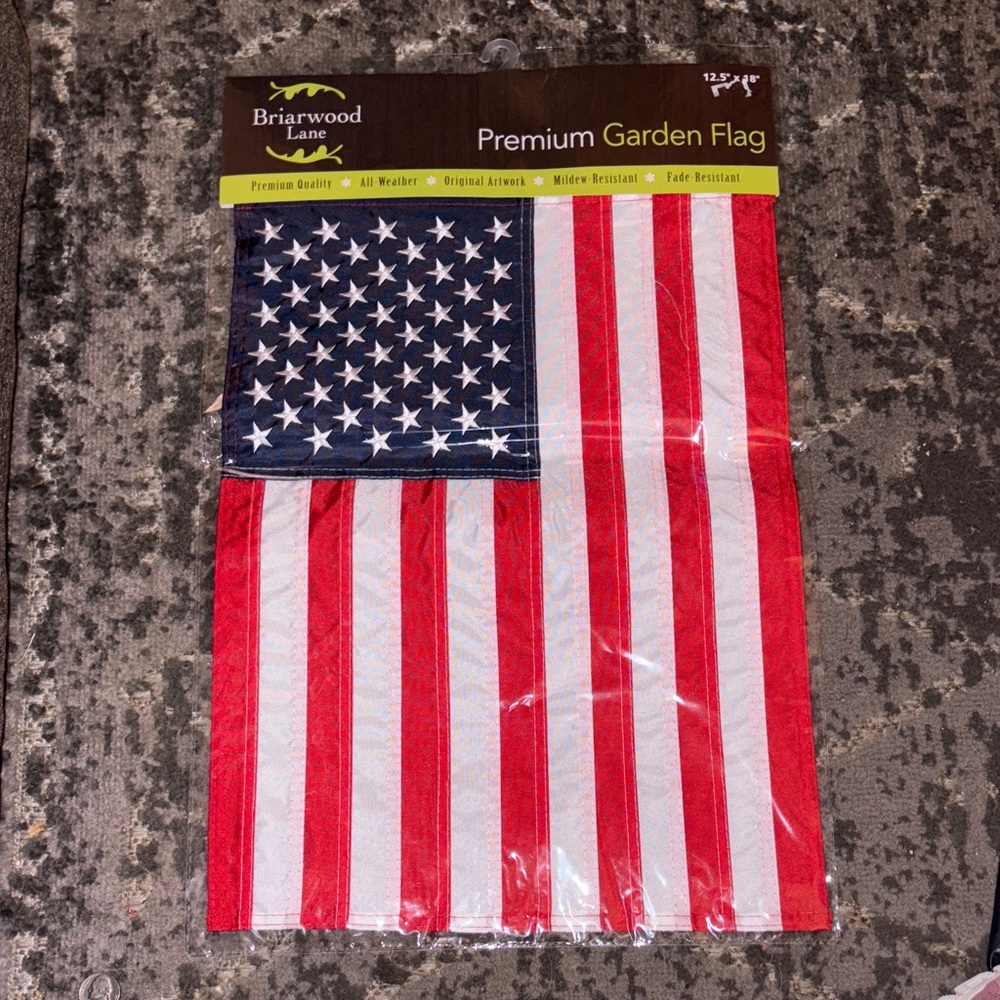 Briarwood Lane United States American Garden flag new